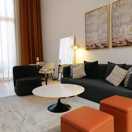 Luxury Apartment In The Pearl, Qatar
